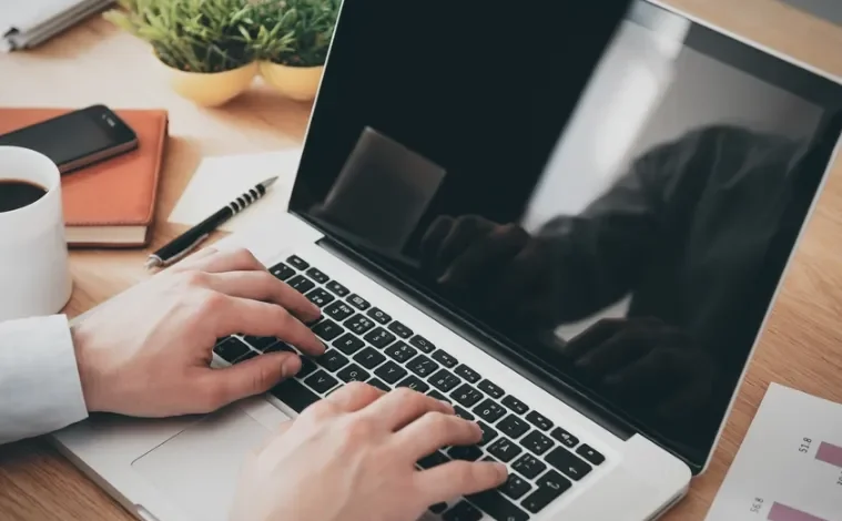 Commercial vs. Consumer Laptops: Which One Should You Choose for Your Needs?