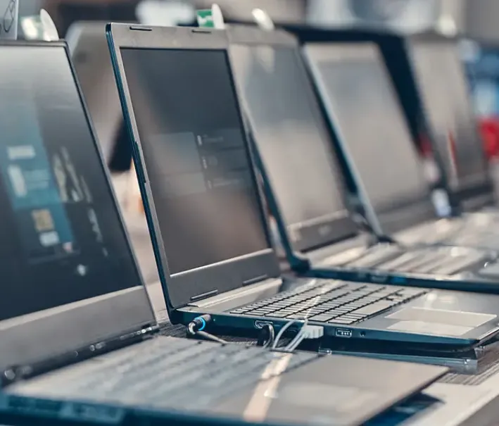 Why Bulk Laptops from Dubai are a Game-Changer for Businesses